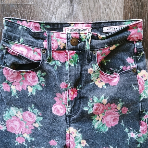 Guess Girls Floral Jeans. 3 Zip Crop Stretchy Denim Size 23 Jeans. Zips on Hems. - Picture 2 of 10